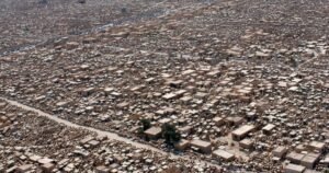 Este es el cementerio más grande del mundo cuya "población" triplica la de Barcelona
