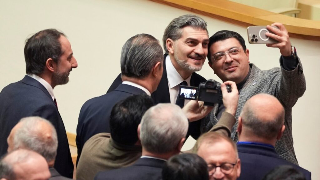 Exfutbolista Kavelashvili, nuevo presidente de Georgia, un revés a aspiraciones del país en la UE