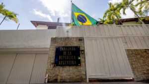 Exigieron salvoconductos para periodistas asilados en la Embajada de Argentina en Caracas