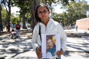 Familia del preso político Carlos Valecillo protestó frente al MP