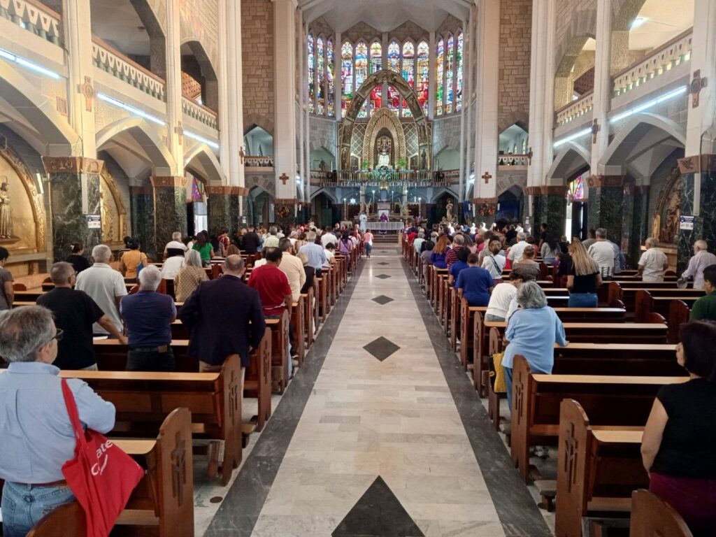 Familiares de presos políticos realizaron una vigilia en la iglesia La Coromoto de Caracas