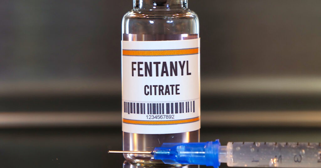 Familias de EEUU retiran petición de investigar a China sobre fentanilo - AlbertoNews
