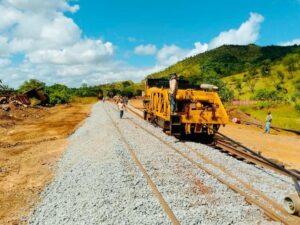 Ferrominera Orinoco recupera vía férrea en tiempo récord gracias al esfuerzo de sus trabajadores | Diario El Luchador