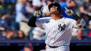 Gleyber Torres mostró su poder junto a Aaron Judge para encaminar triunfo ante Boston