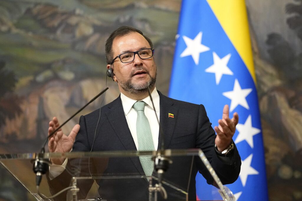 Gobierno de Maduro califica a la Acnudh de "herramienta de agresión política" contra Venezuela