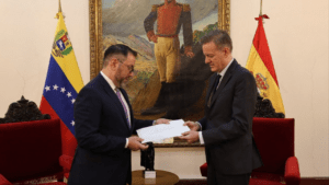 Gobierno de Maduro recibe credenciales de nuevo embajador de España en Venezuela