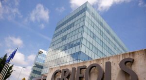 Grifols cotiza por primera vez con un PER inferior a 10 veces