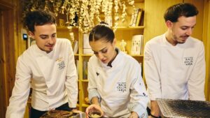 Hiba Abouk y su pasión por la cocina de Castilla La Mancha