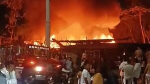 Incendio consumió 12 casas y dejó 5 personas quemadas en noche de velitas en Huila
