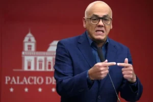 Jorge Rodríguez pidió aplicar Ley Simón Bolívar a diputados de AN 2015