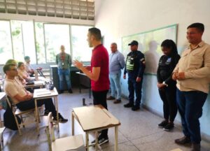 Jovenes del PSUV visitan escuelas de Aragua para advertir consecuencias de los retos virales - Yvke Mundial