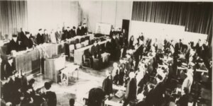 Juicios de Auschwitz:  60 años de un viaje secreto tras el telón de acero