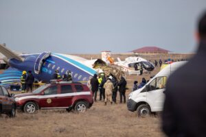 La OTAN reclama una "investigación completa" sobre el siniestro de un avión en Kazajistán con al menos 38 muertos