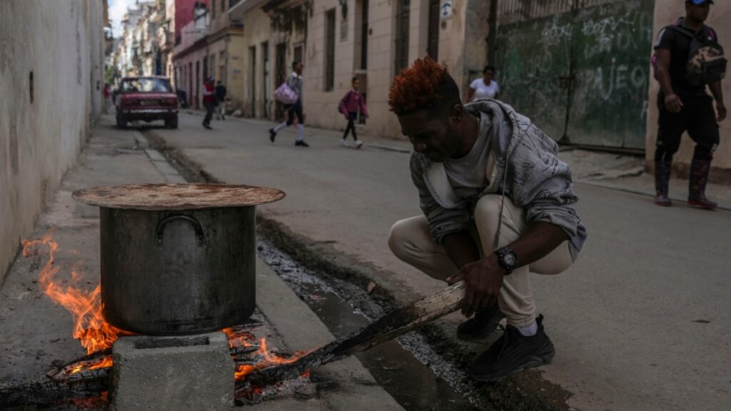 Economía cubana vive "al día" y se prepara para más sanciones de EEUU, dice Díaz-Canel