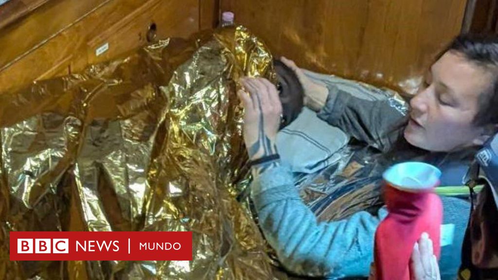 La niña de 11 años que fue rescatada tras pasar 3 días a la deriva en el Mediterráneo con un salvavidas improvisado en la cintura