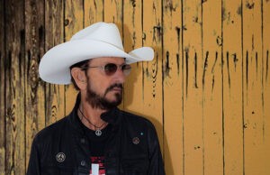 La pasión inagotable de Ringo Starr alumbra un nuevo disco de 'country' a sus 84 años
