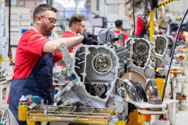 La producción industrial de Colombia sigue disminuyendo y cayó un 0,6% en octubre de 2024