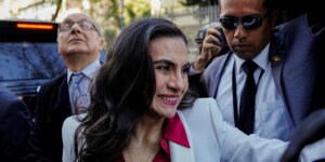 La vicepresidenta Abad no viaja a Turquía y mantiene que asumirá la Presidencia de Ecuador