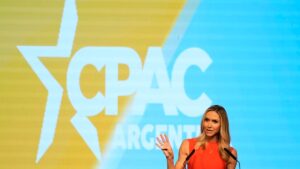 Lara Trump pone de ejemplo al gobierno de Milei en cumbre de líderes conservadores