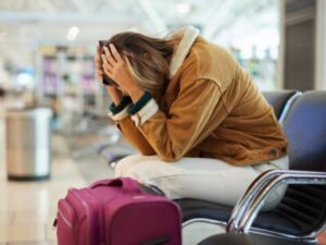 Las 7 cosas que nunca debe hacer en un avión si no quiere perder el vuelo en Colombia | Finanzas | Economía