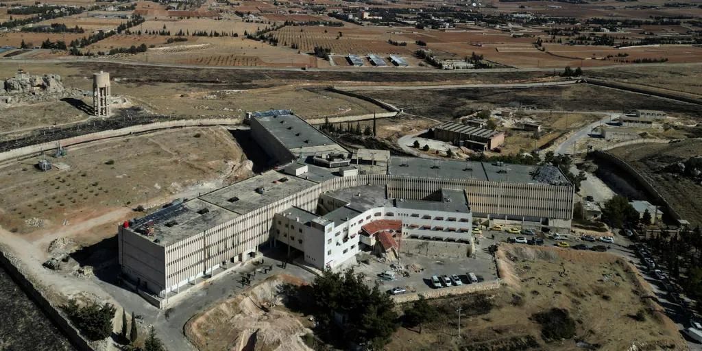 Las autoridades sirias detienen a Mohammed Kanjo Hassan, uno de los responsables de la prisión de Sednaya