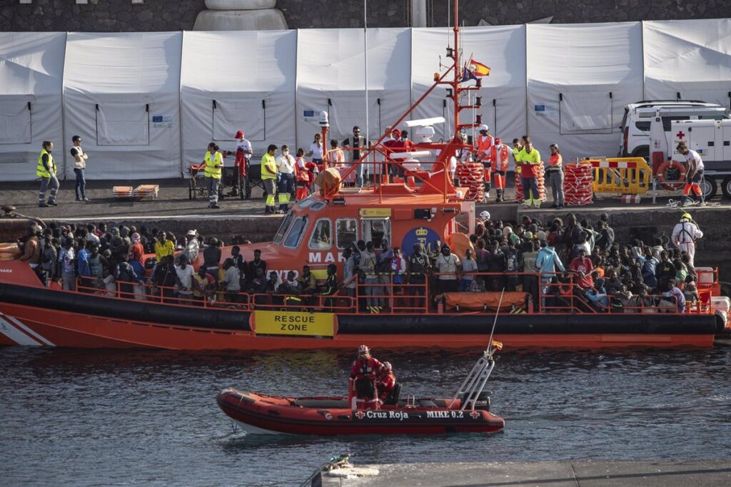 Las llegadas de migrantes de forma irregular a España ya superan las del 2023, con 56.976 hasta noviembre