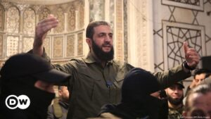 Líder sirio Al Jolani promete disolver facciones rebeldes – DW – 17/12/2024