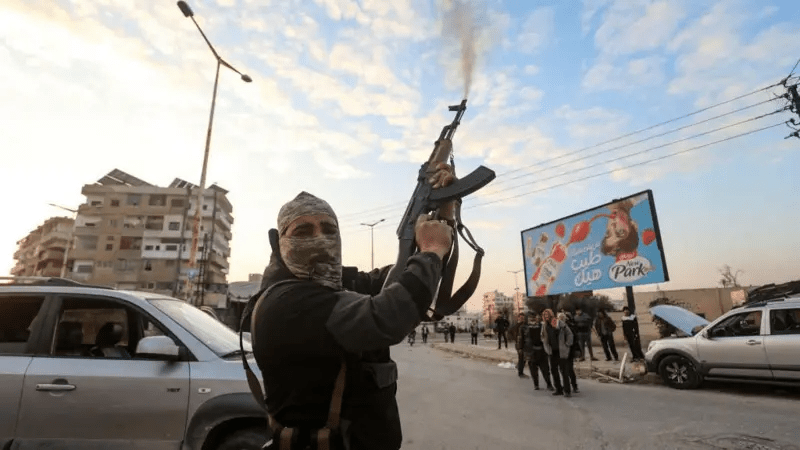 Los rebeldes capturan una segunda gran ciudad en Siria y aumentan la presión sobre el ejército de Al Assad