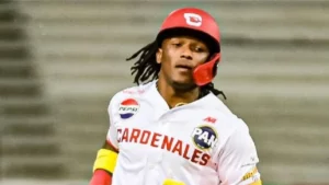 Luisángel Acuña a ritmo de récord de bases robadas
