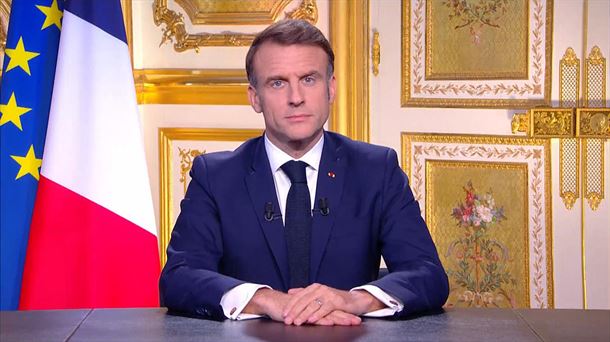 Macron critica el "cinismo" de quienes derribaron a Barnier, pero no anuncia su sustituto