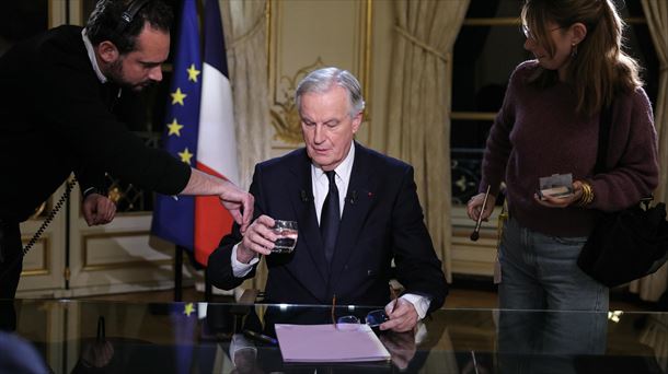 Macron da por descontado que Barnier caerá y ya busca sustituto