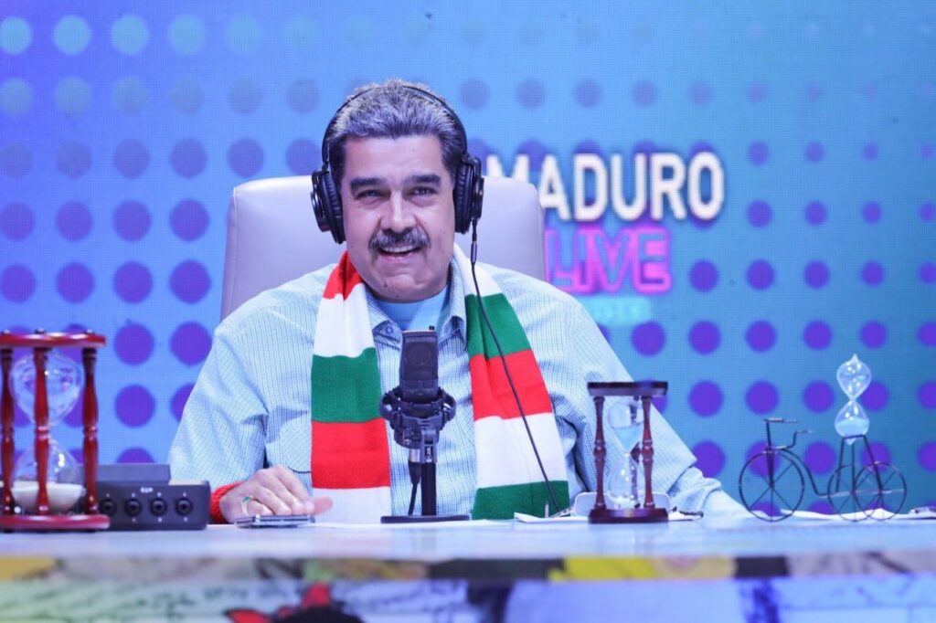 Maduro anuncia movilización oficialista desde el 2 de enero