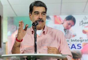 Maduro anunció que "conformó equipo de asesores para pensar una gran reforma constitucional" - AlbertoNews