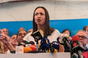 María Corina Machado invitó a Petro para toma de posesión de González Urrutia el #10Ene
