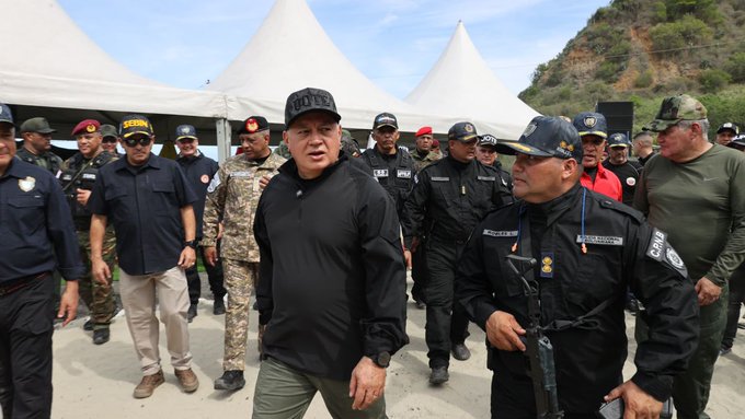 Ministro Cabello prometió acabar con las bandas en 2025