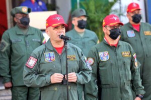 Ministro de Defensa dice que acompañarán a Maduro en juramentación del #10Ene