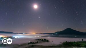 Misteriosos objetos generan luminosos impactos en la Luna – DW – 18/12/2024