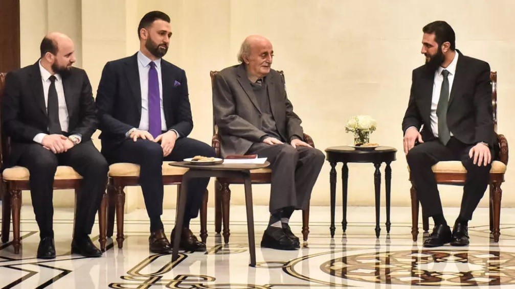 Nuevo hombre fuerte de Siria promete que todas las armas quedarán bajo control estatal - AlbertoNews