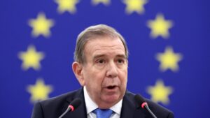 Opositores reciben el Sájarov. Canadá anuncia sanciones.