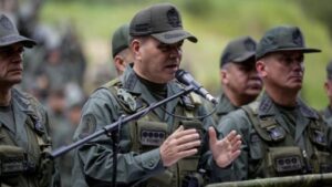 Padrino López: "La respuesta hacia nuestro presidente es más lealtad y trabajo para la nueva estrategia de defensa nacional en Venezuela" - AlbertoNews