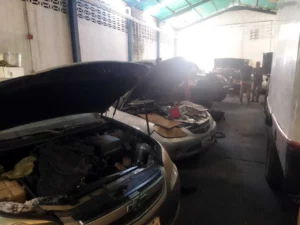 Para hacerle motor a un carro hay que gastar $400
