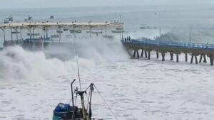 Perú confirma que el intenso oleaje anómalo se mantendrá en sus costas hasta el sábado