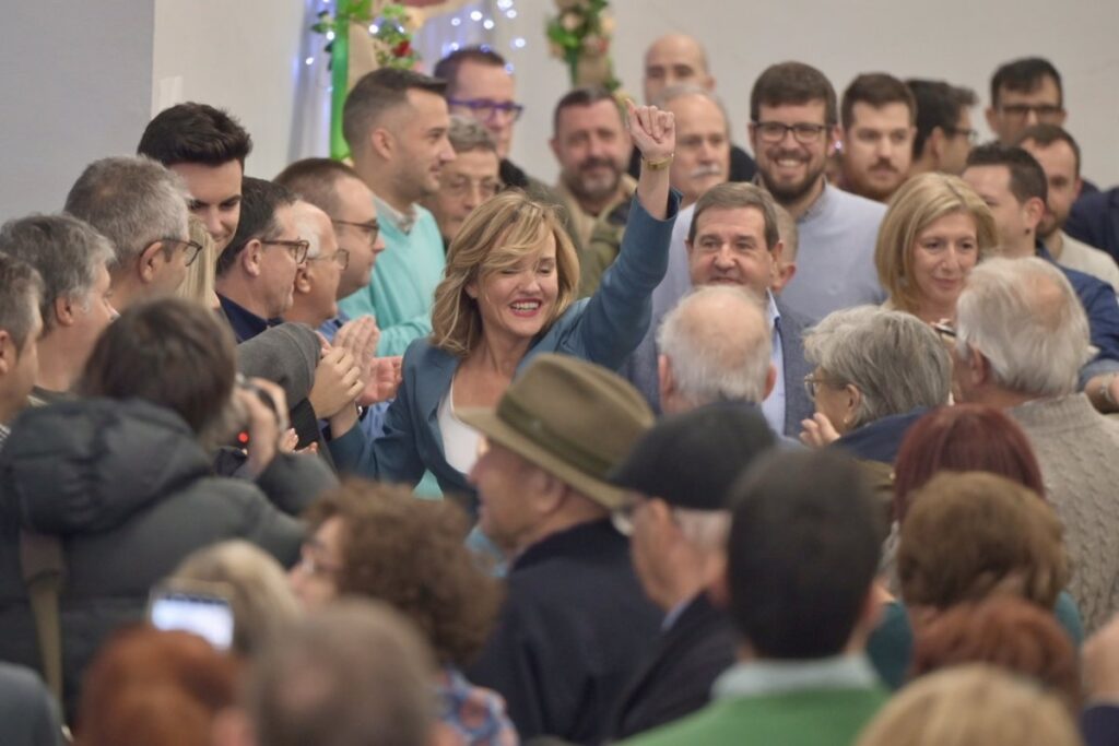 Pilar Alegría da "un paso al frente" por el PSOE, apela a la unidad y apuesta por derrotar a Azcón en 2027