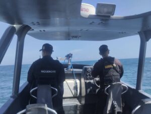 Por aire y mar buscan a los pescadores de Chuspa desaparecidos