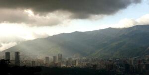 Prevalece nubosidad parcial en buena parte del país este domingo
