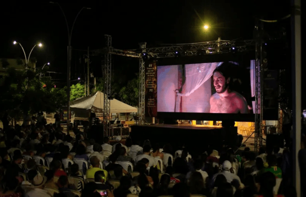 Primer episodio de “Cien años de Soledad” se proyectó en el pueblo natal del Gabo