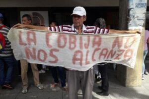 Profesores universitarios conmemoran su Día con un sueldo máximo de 27 dólares mensuales