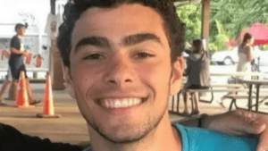 Qué se sabe del joven de 26 años acusado del asesinato del director de la mayor aseguradora de salud privada de EE.UU.