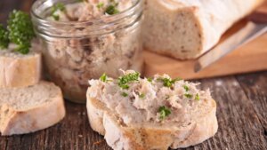Receta de paté de atún casero, un entrante perfecto para Año Nuevo