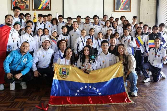 Regresaron al país jóvenes venezolanos campeones de la Olimpiada Mundial de Robótica